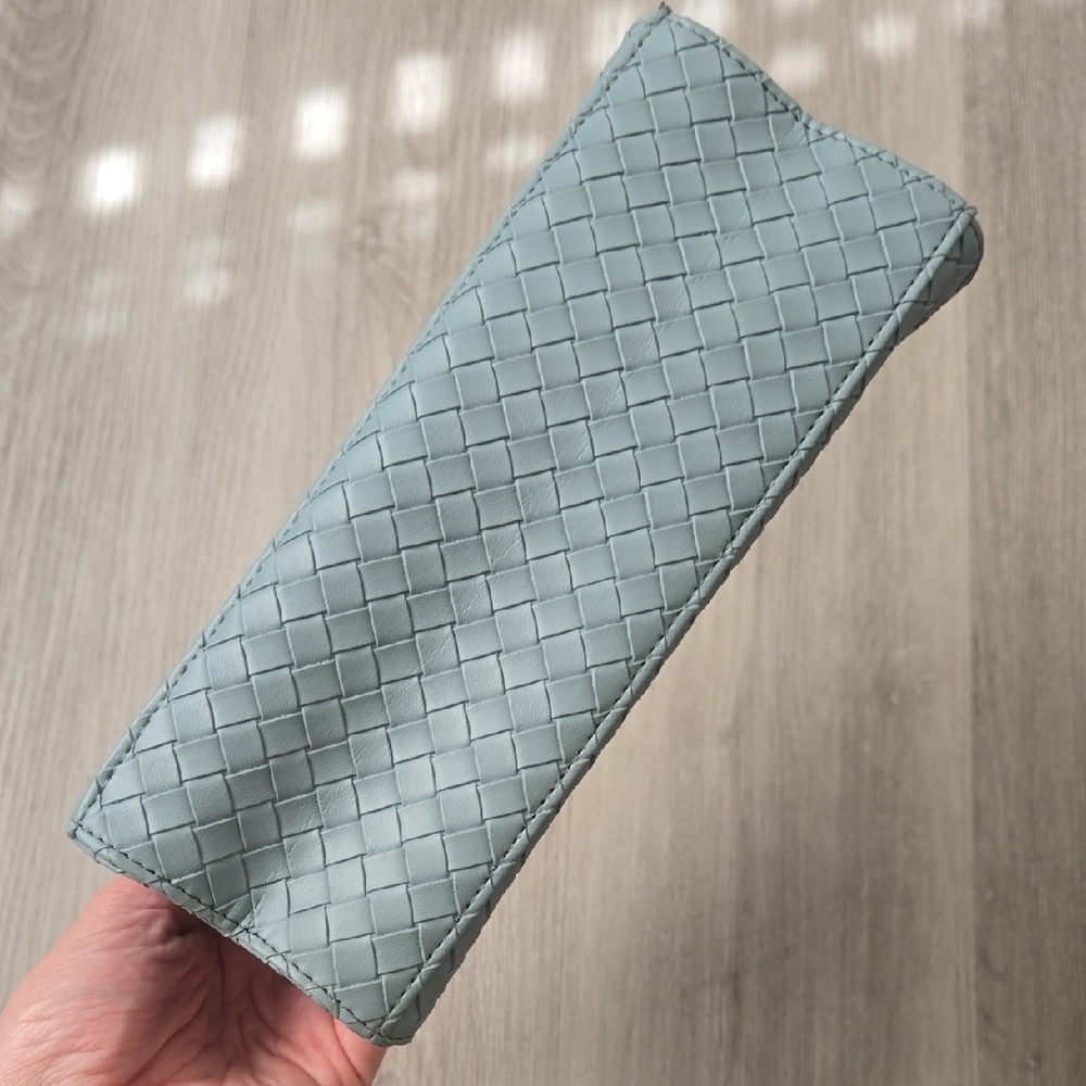 Moroccanoil Slate Woven Clutch - Picture 9 of 9